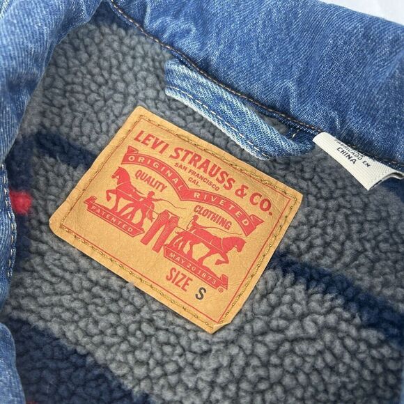 Levi’s Trucker Denim Striped Sherpa Jacket Size Small Mid Wash 576960000 - Picture 4 of 9
